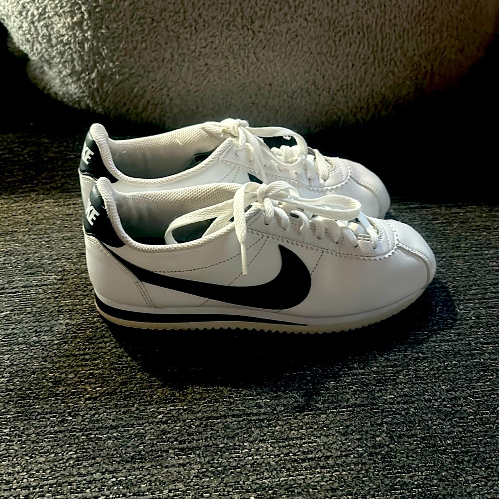 Nike Cortez White with Black Swoosh 7.5 Women’s